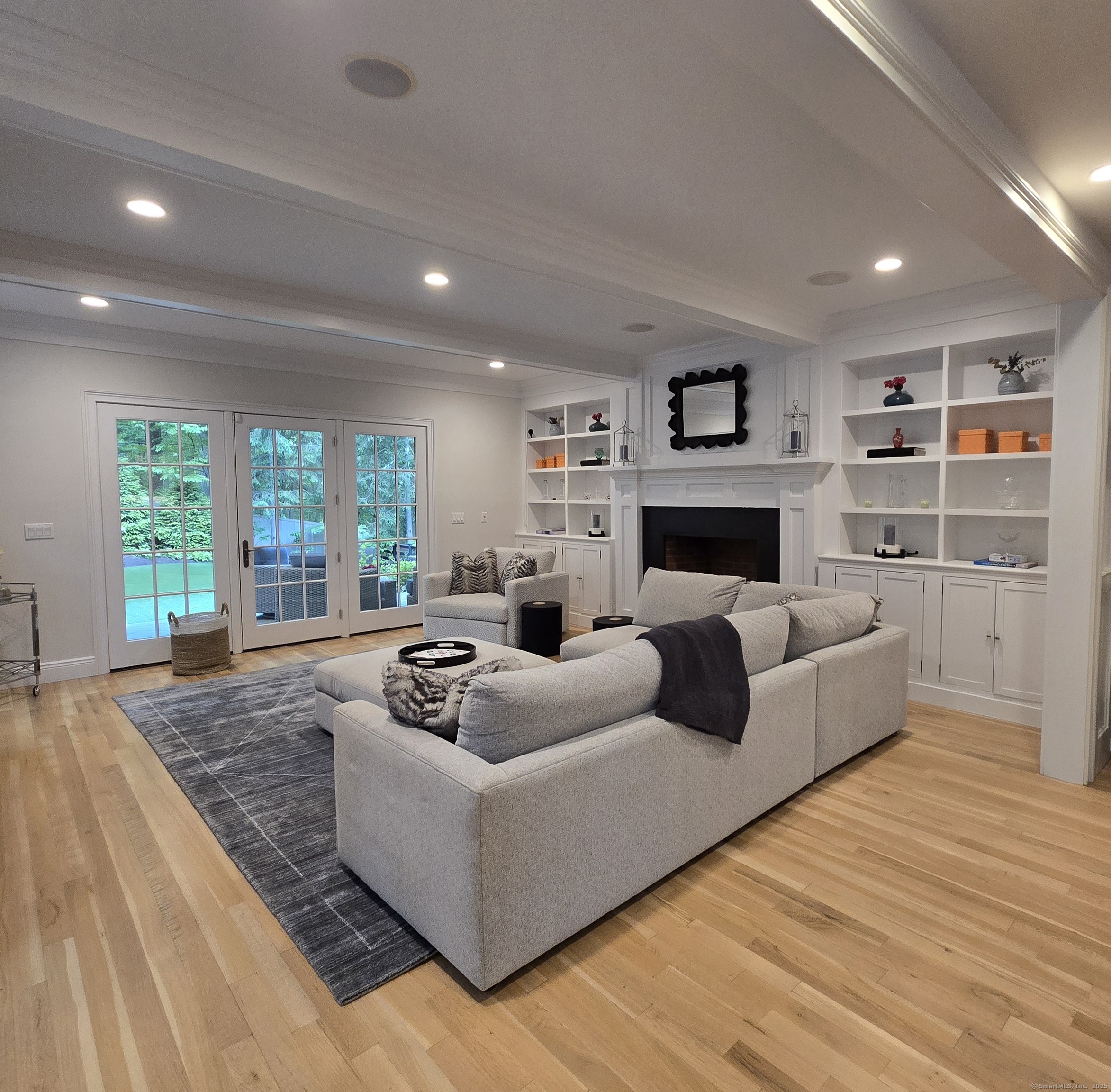 Westport, Connecticut, 06880, United States, 5 Bedrooms Bedrooms, ,5 BathroomsBathrooms,Residential,For Sale,1827473