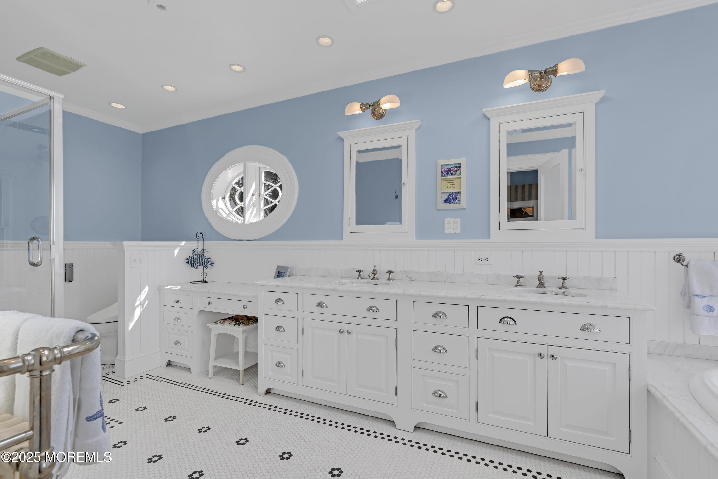 Red Bank, New Jersey, 07701, United States, 9 Bedrooms Bedrooms, ,6 BathroomsBathrooms,Residential,For Sale,1934404