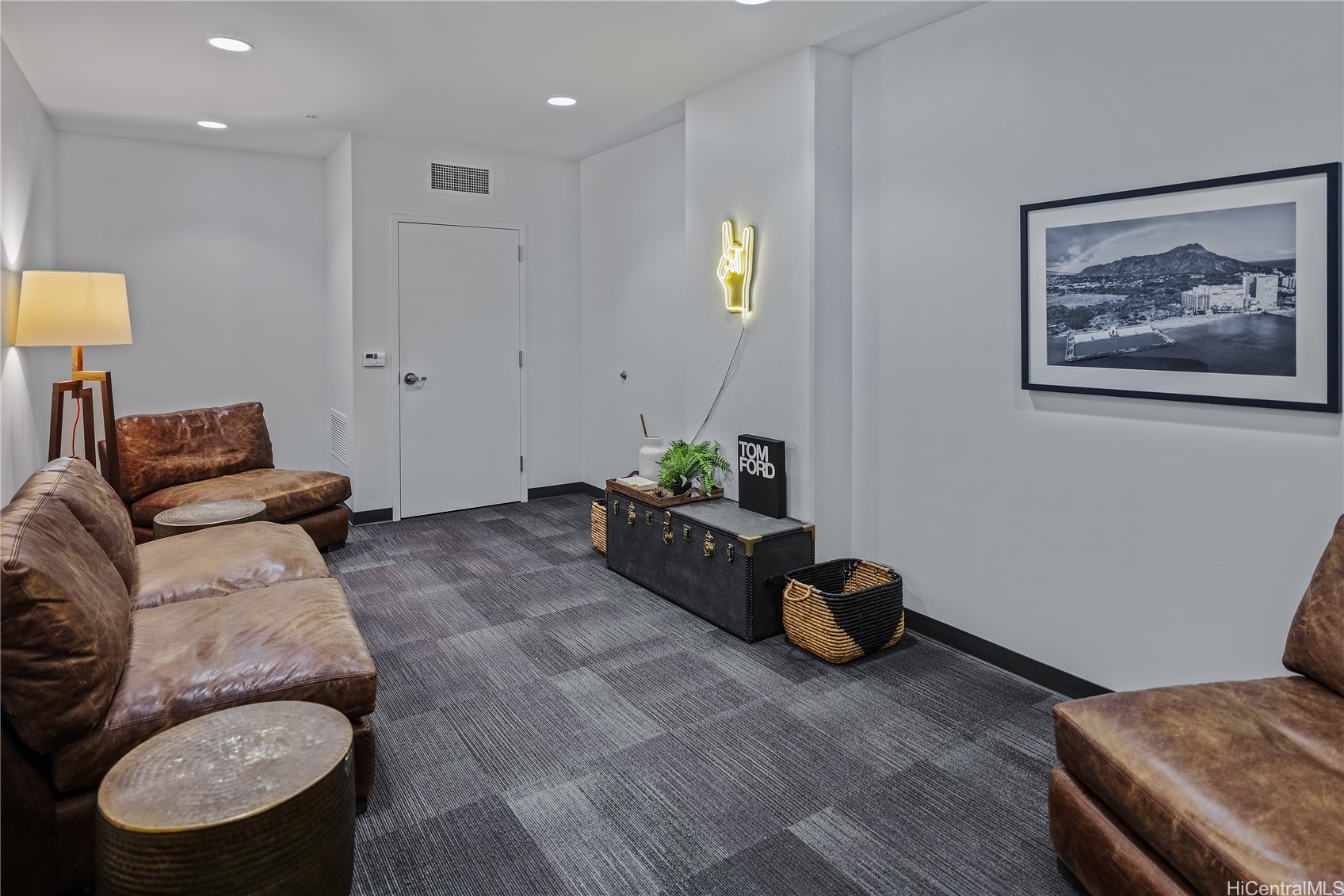 Honolulu, Hawaii, 96814, United States, 1 Bedroom Bedrooms, ,1 BathroomBathrooms,Residential,For Sale,1941012