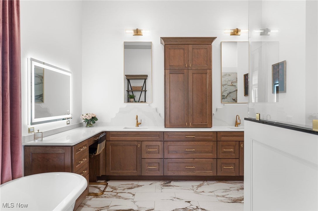 Poland, Ohio, 44514, United States, 4 Bedrooms Bedrooms, ,3 BathroomsBathrooms,Residential,For Sale,1982790