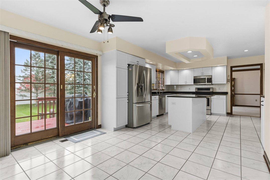 Robinson Twp, Pennsylvania, 15136, United States, 4 Bedrooms Bedrooms, ,4 BathroomsBathrooms,Residential,For Sale,1992157