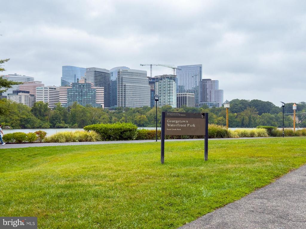 Washington, District of Columbia, 20007, United States, 4 Bedrooms Bedrooms, ,3 BathroomsBathrooms,Residential,For Sale,1975230