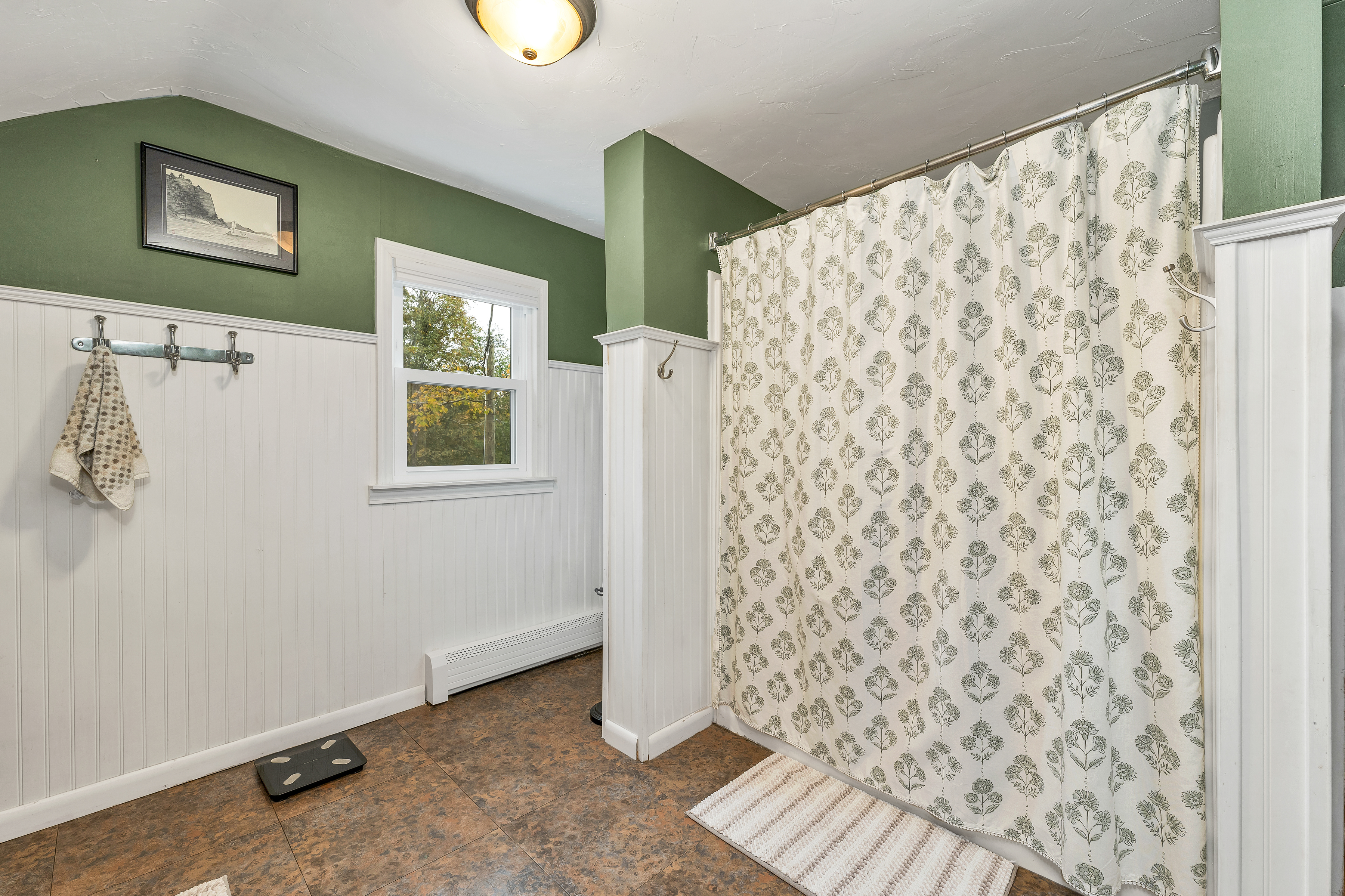 New Hampton, New Hampshire, 03256, United States, 3 Bedrooms Bedrooms, ,2 BathroomsBathrooms,Residential,For Sale,1976392