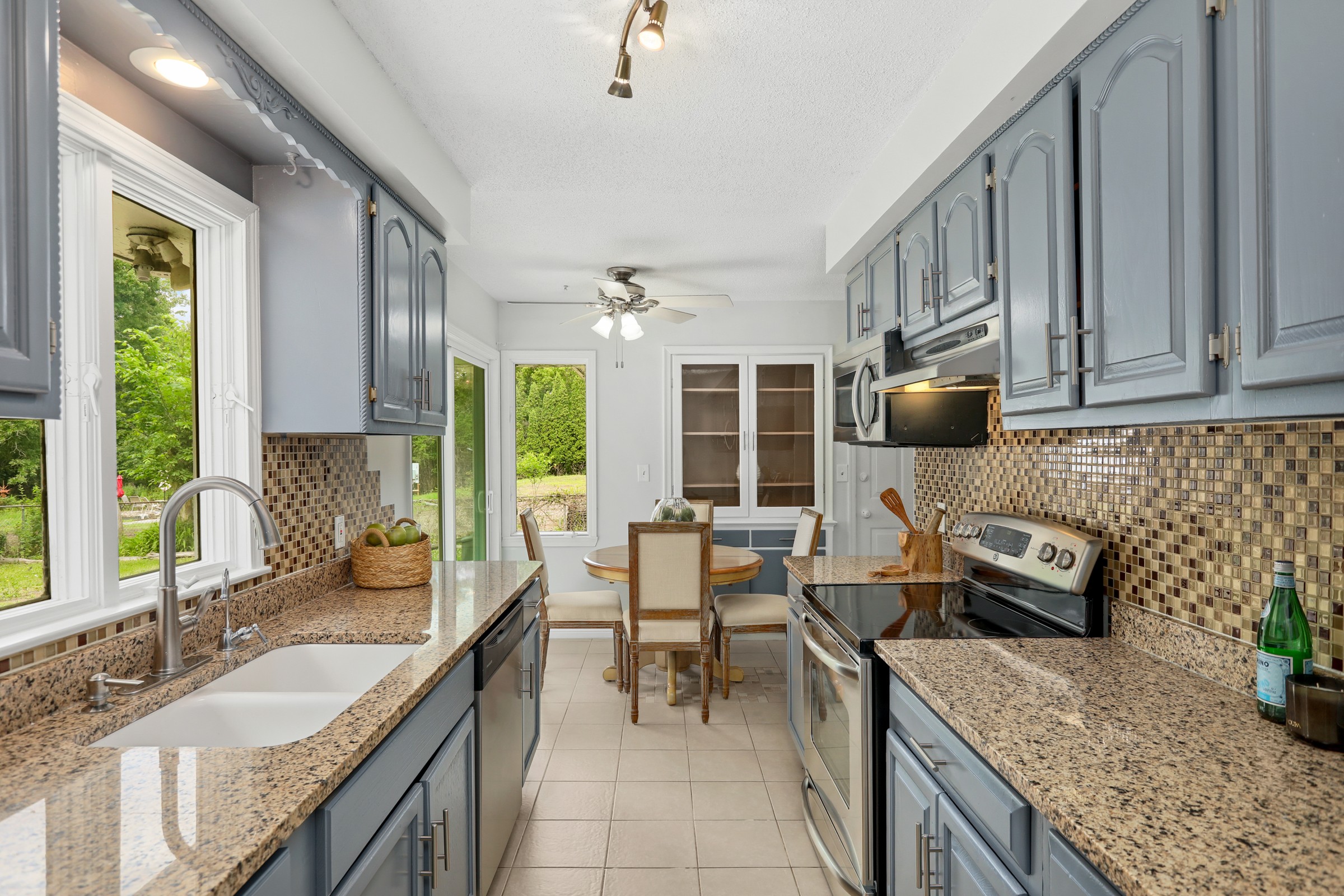  8609 West River Road, Brooklyn Park, MN 55444 - 物件實景
