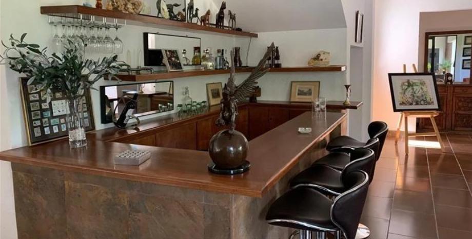 Corregidora, Querétaro, 76000, Mexico, 5 Bedrooms Bedrooms, ,1 BathroomBathrooms,Residential,For Sale,1994354