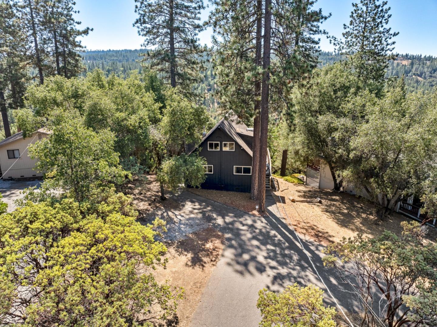 Groveland, California, 95321, United States, 2 Bedrooms Bedrooms, ,3 BathroomsBathrooms,Residential,For Sale,1962373