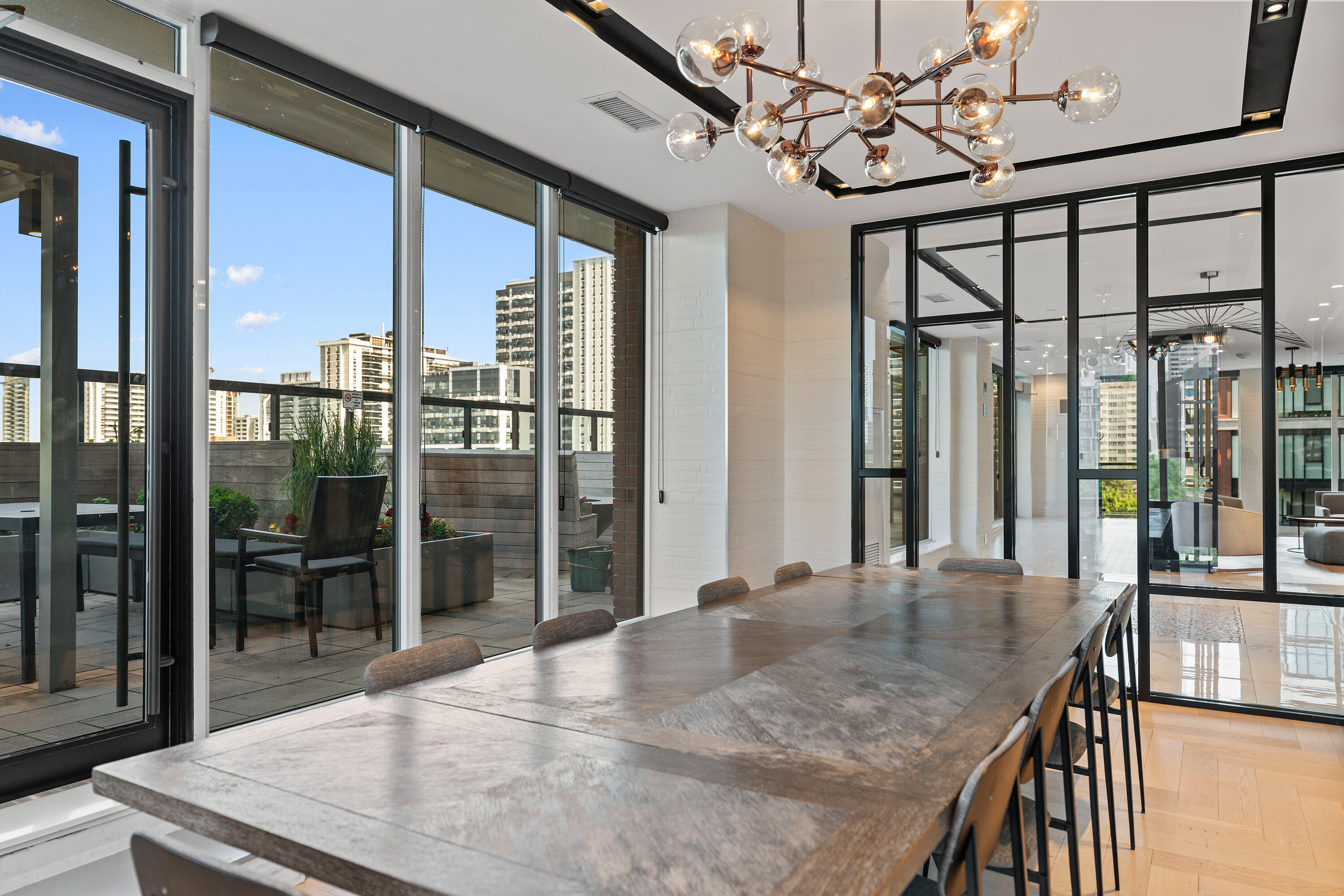  Modern Condo Living - 物件實景