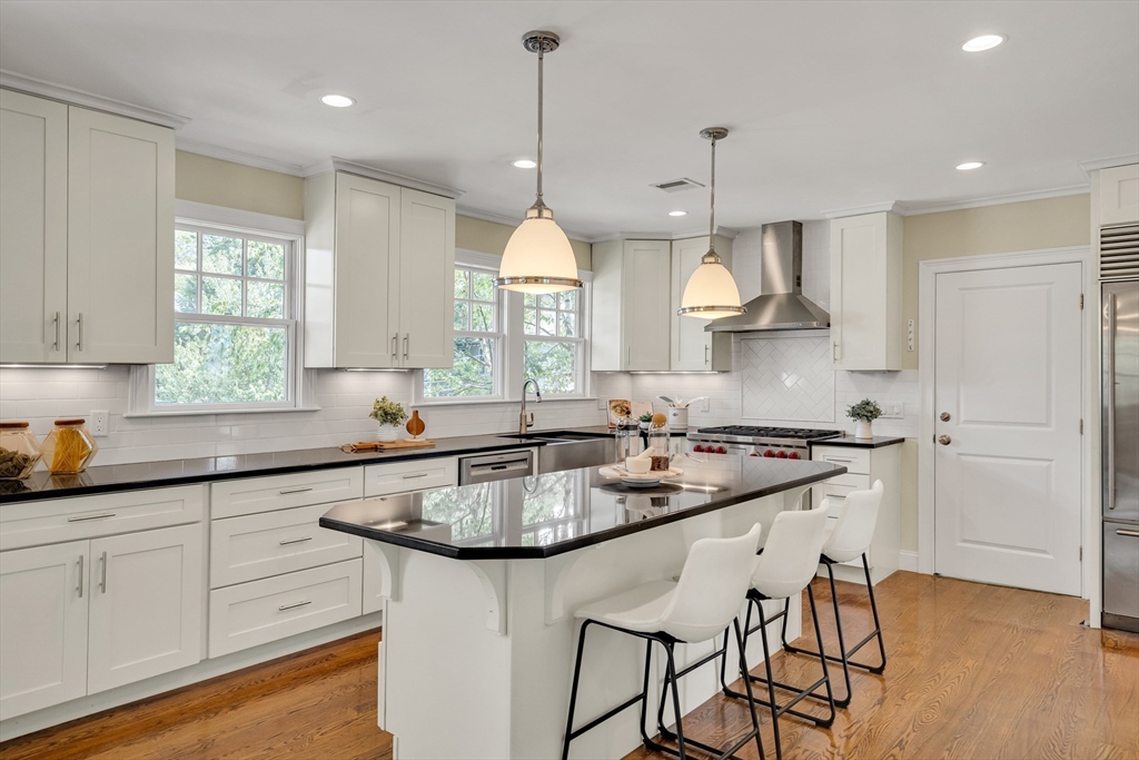 Brookline, Massachusetts, 02445, United States, 10 Bedrooms Bedrooms, ,4 BathroomsBathrooms,Residential,For Sale,1911377