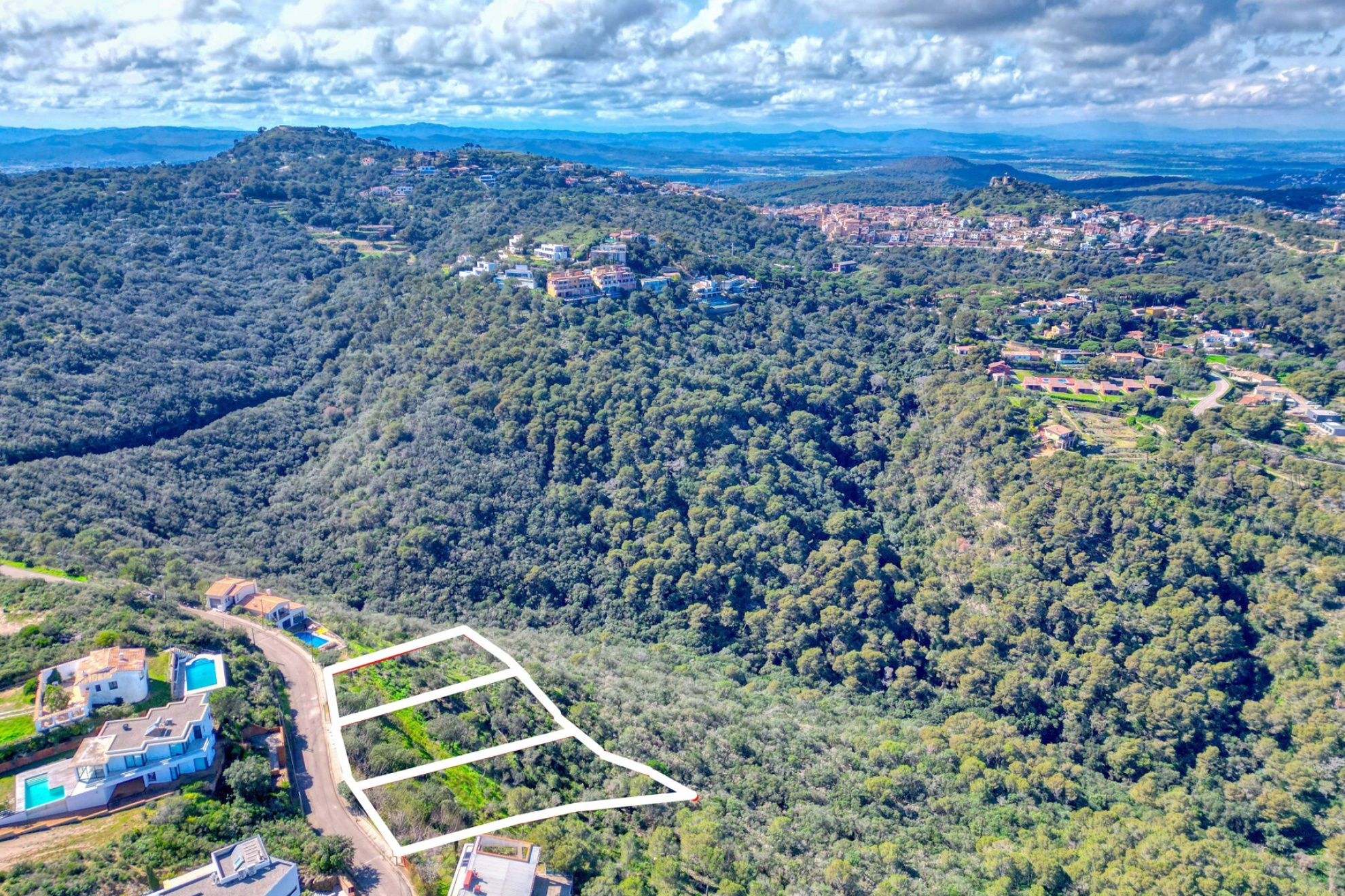  Large building plot, divisible into three plots with views. - 物件實景