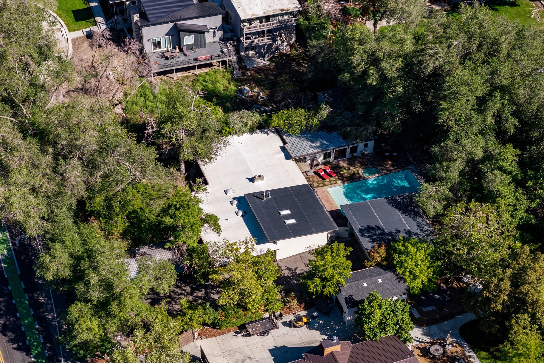  Mid Century Modern Home on a 1/2 Acre Lot - 物件實景