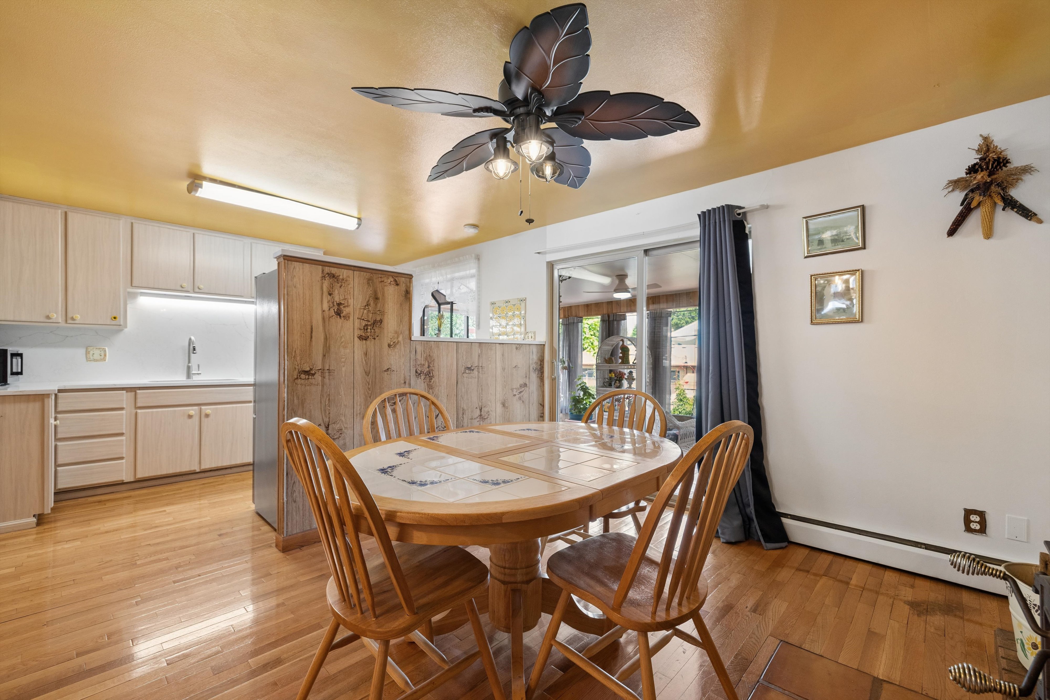  Charming brick ranch; inviting outdoor spaces, thoughtful interior updates - 物件實景