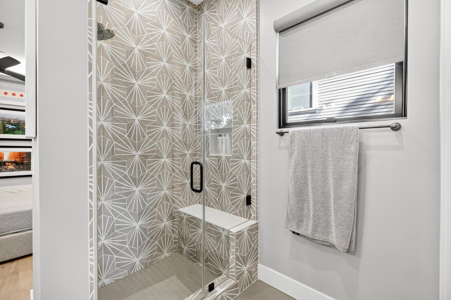 Sacramento, California, 95816, United States, 3 Bedrooms Bedrooms, ,5 BathroomsBathrooms,Residential,For Sale,1978117