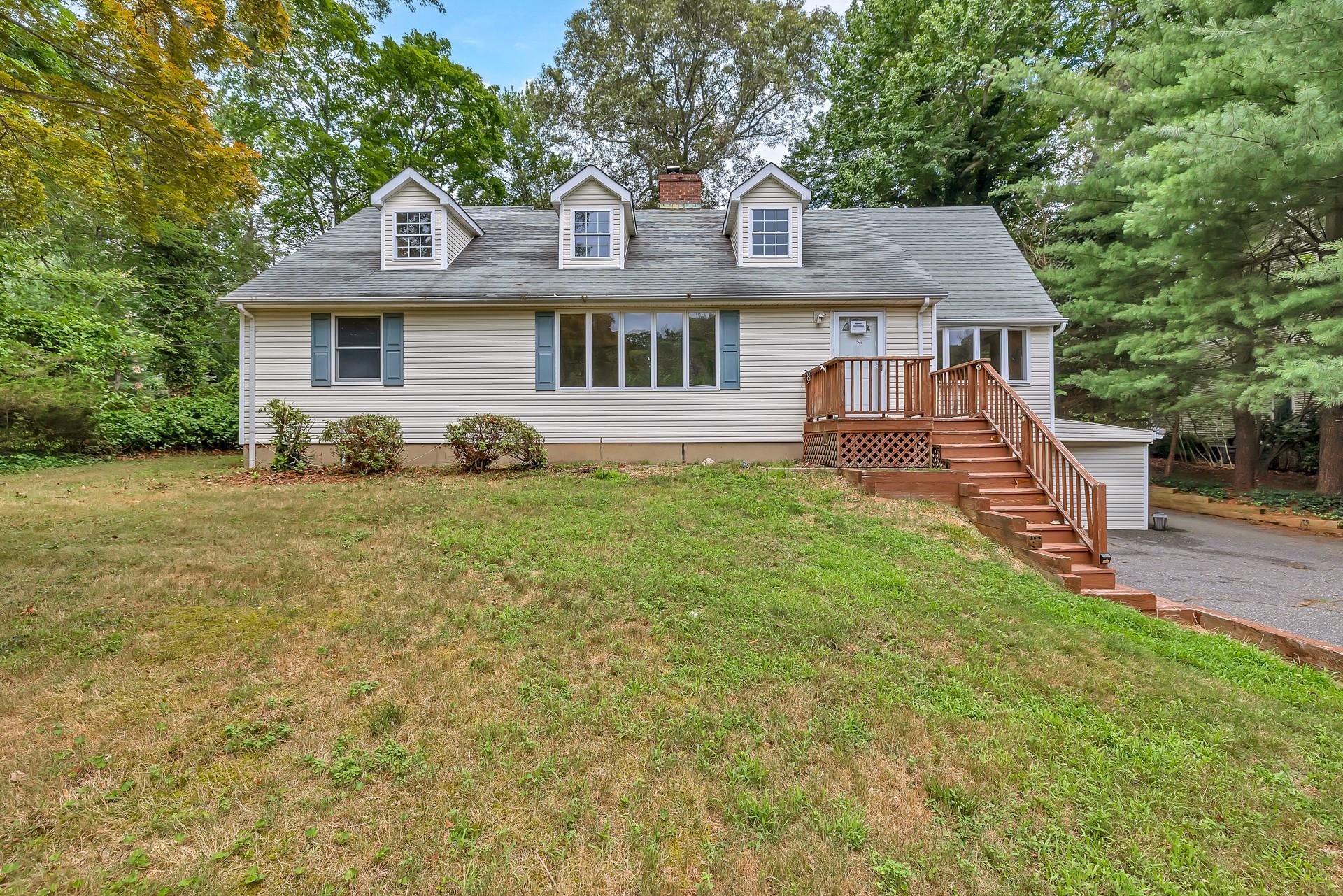 Huntington, New York, 11743, United States, 4 Bedrooms Bedrooms, ,3 BathroomsBathrooms,Residential,For Sale,1895271