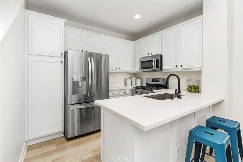 Temecula, California, 92592, United States, 3 Bedrooms Bedrooms, ,3 BathroomsBathrooms,Residential,For Sale,1970519