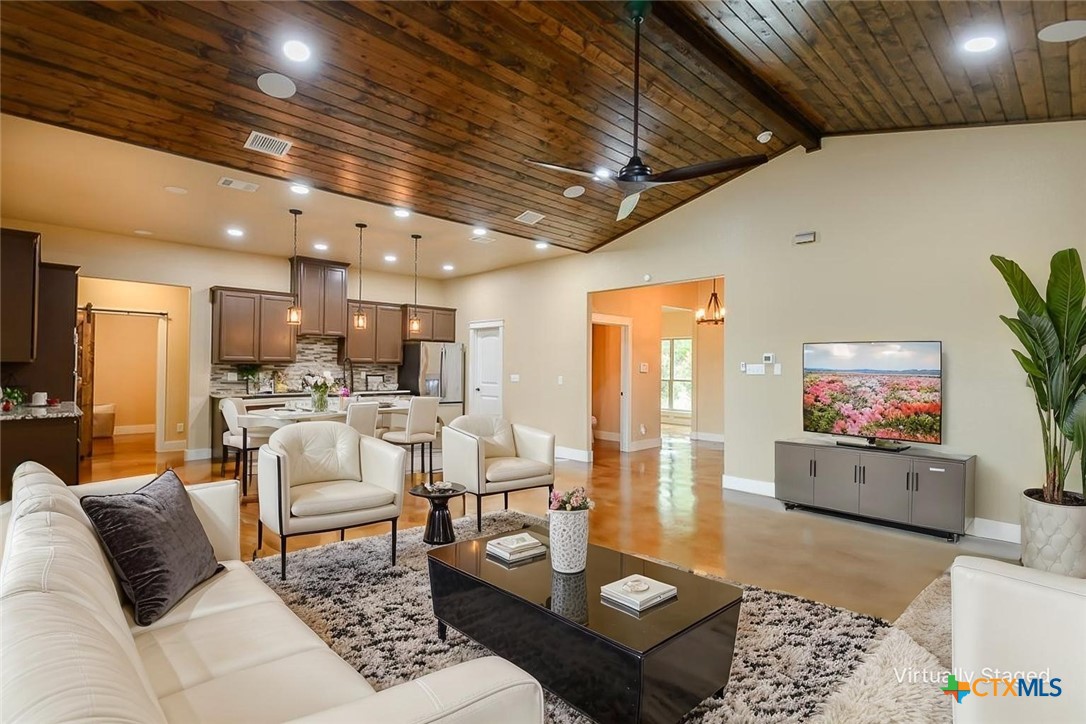 Gatesville, Texas, 76528, United States, 3 Bedrooms Bedrooms, ,3 BathroomsBathrooms,Residential,For Sale,1989706