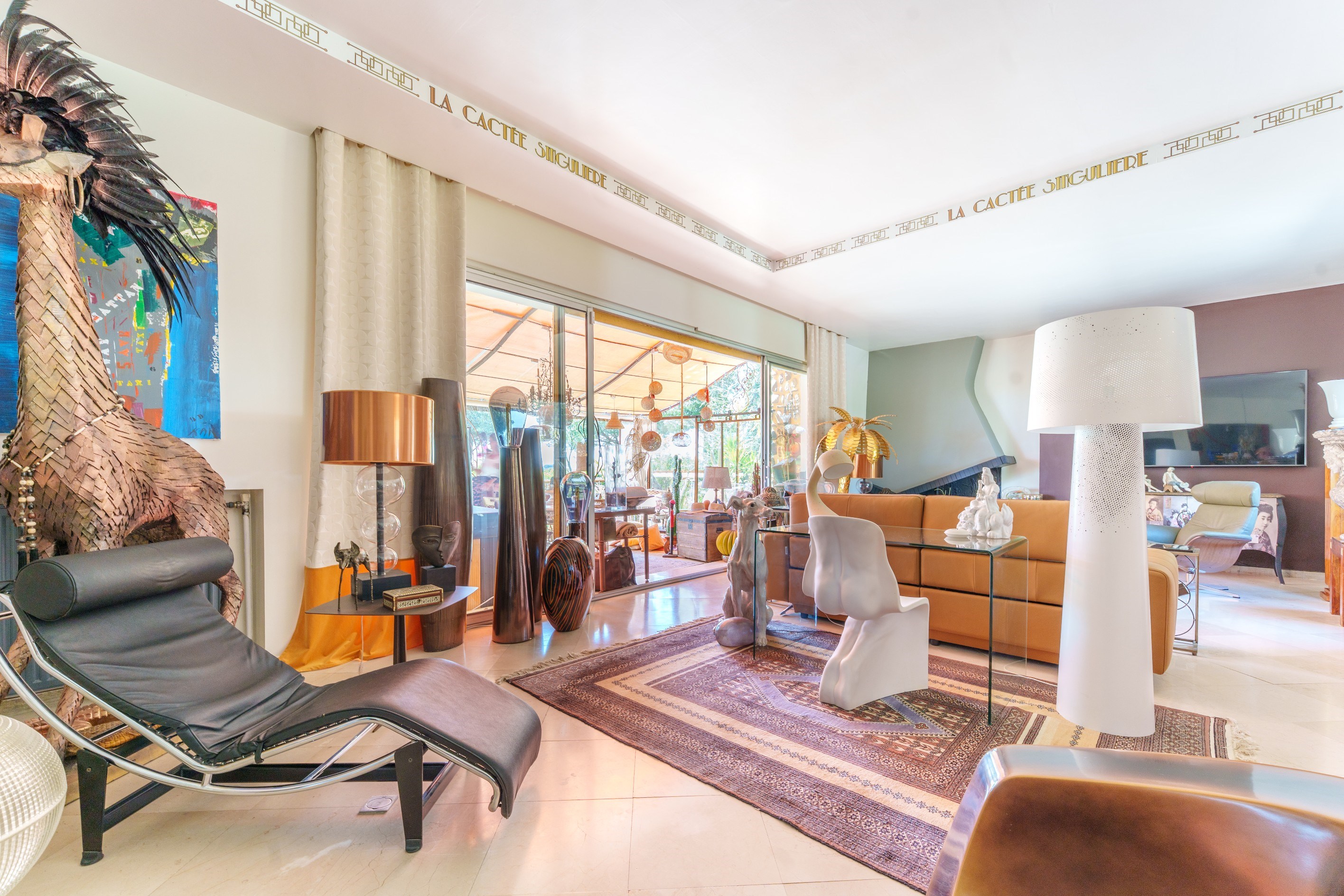  In an idyllic green setting, a unique and welcoming property... - 物件實景