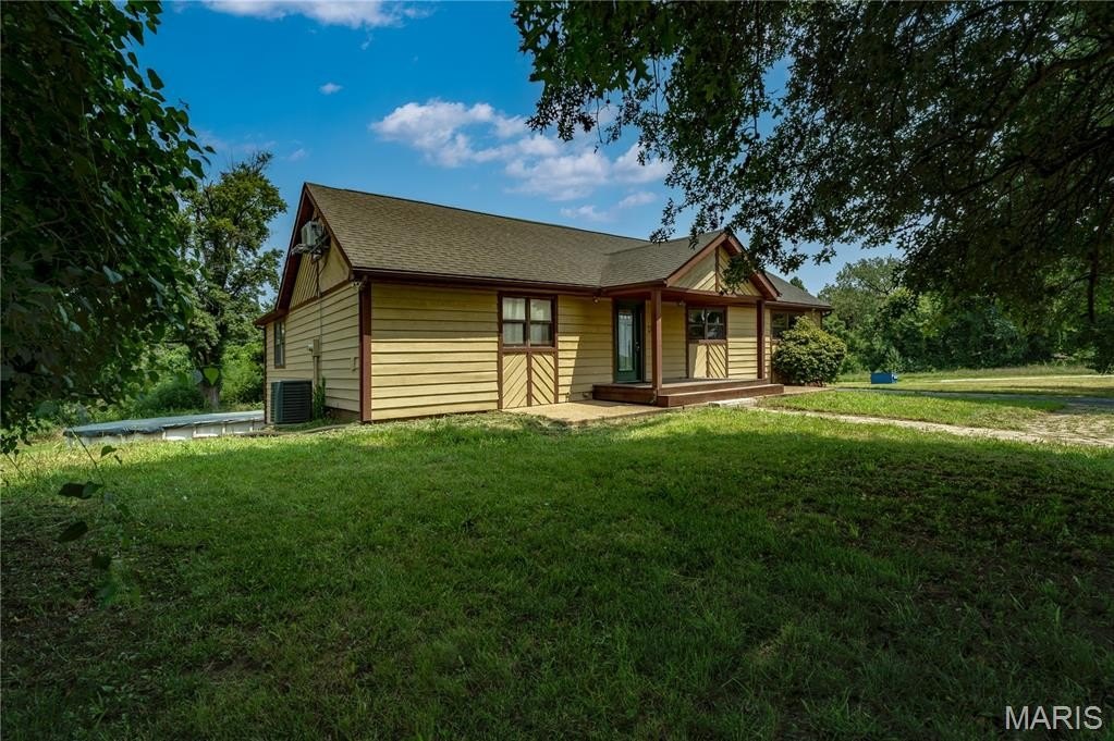 Edwardsville, Illinois, 62025, United States, 5 Bedrooms Bedrooms, ,4 BathroomsBathrooms,Residential,For Sale,1975622