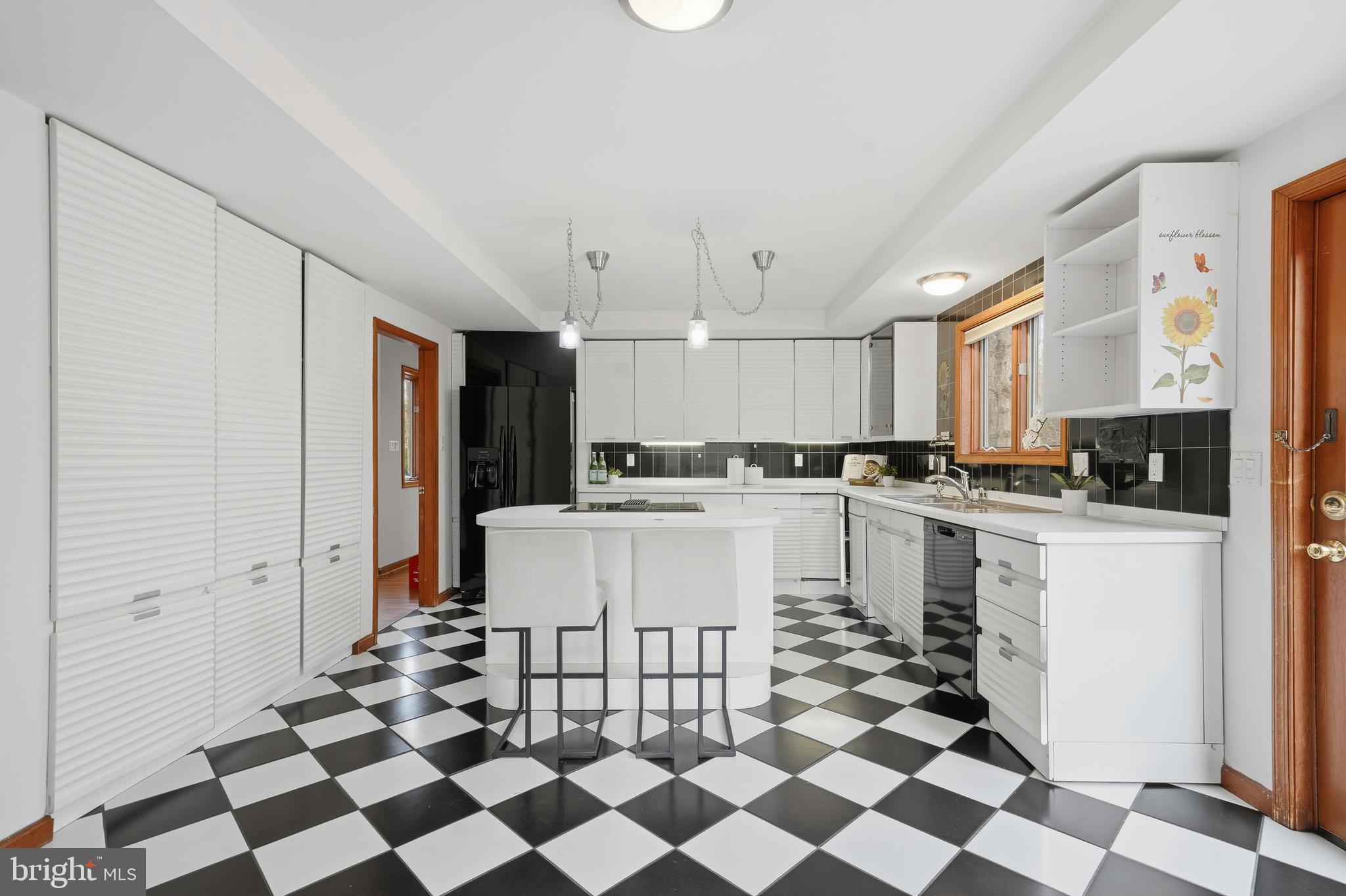 La Plata, Maryland, 20646, United States, 5 Bedrooms Bedrooms, ,4 BathroomsBathrooms,Residential,For Sale,1994243