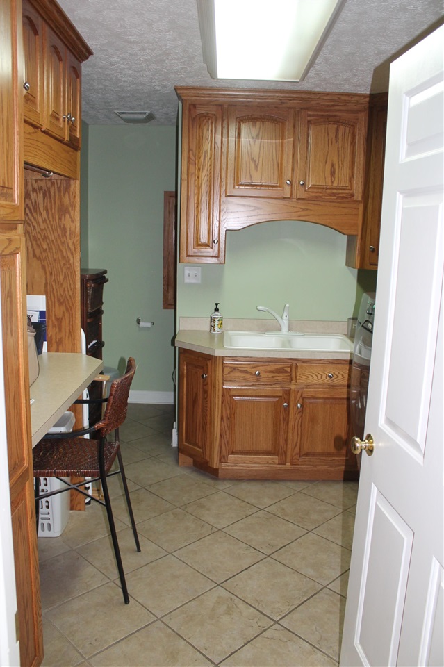 Alvaton, Kentucky, 42122, United States, 5 Bedrooms Bedrooms, ,4 BathroomsBathrooms,Residential,For Sale,1908612