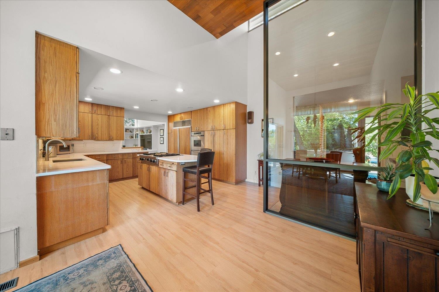 Spokane, Washington, 99203, United States, 5 Bedrooms Bedrooms, ,4 BathroomsBathrooms,Residential,For Sale,2048558