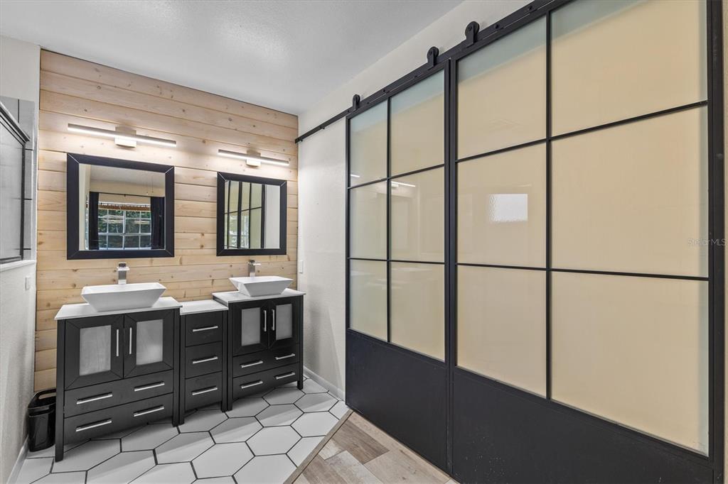 Tarpon Springs, Florida, 34689, United States, 4 Bedrooms Bedrooms, ,2 BathroomsBathrooms,Residential,For Sale,1920120