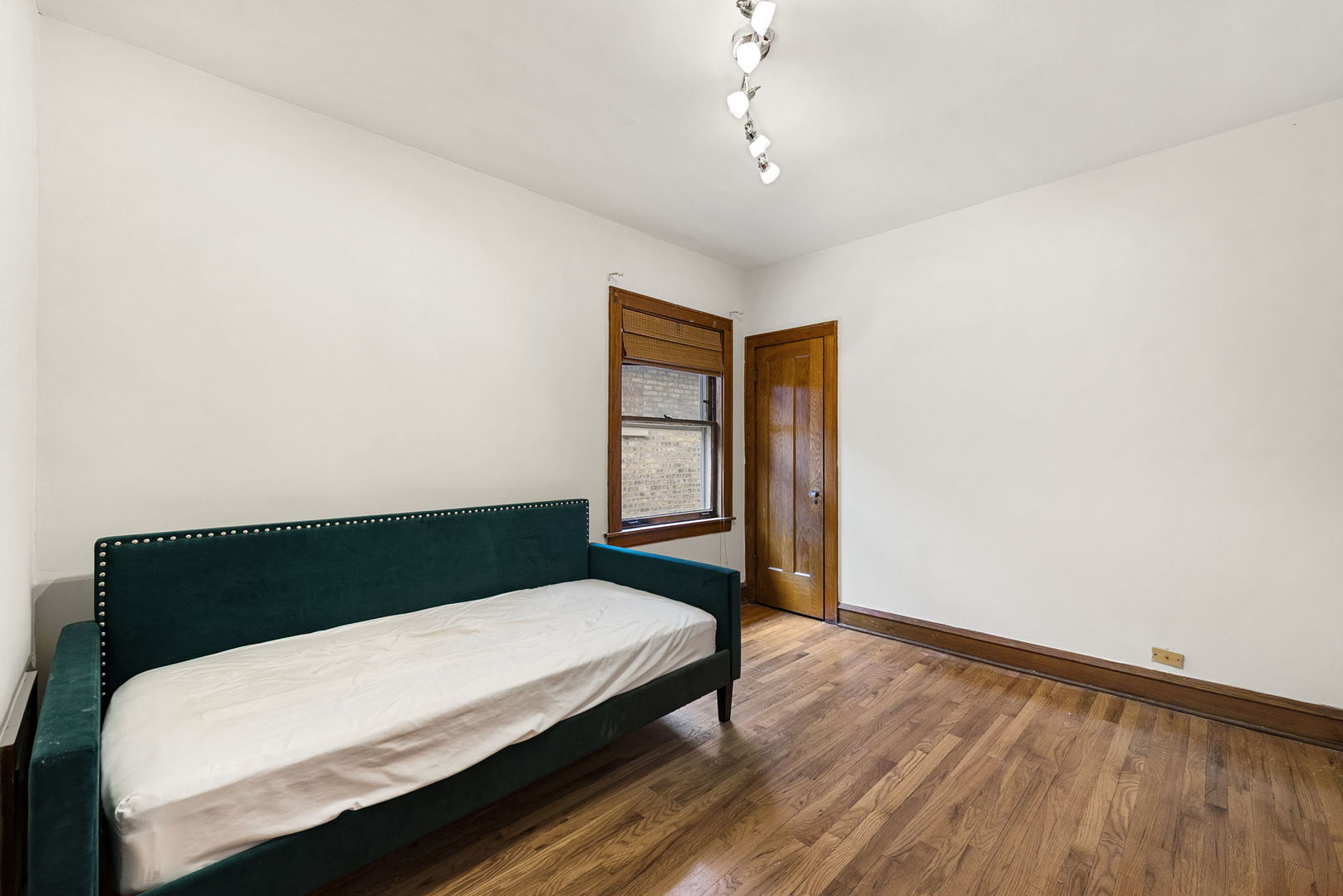 Chicago, Illinois, 60641, United States, 4 Bedrooms Bedrooms, ,3 BathroomsBathrooms,Residential,For Sale,1940244