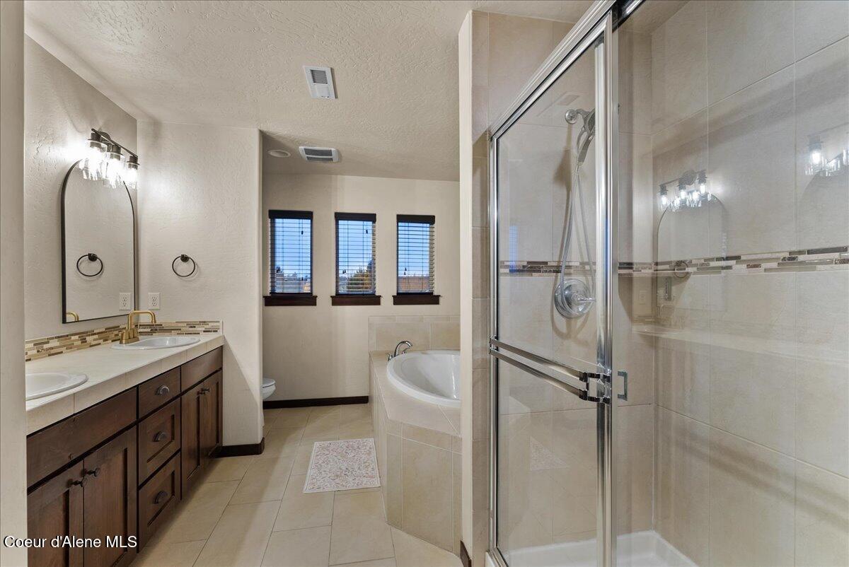 Coeur D'alene, Idaho, 83815, United States, 4 Bedrooms Bedrooms, ,2 BathroomsBathrooms,Residential,For Sale,1989025