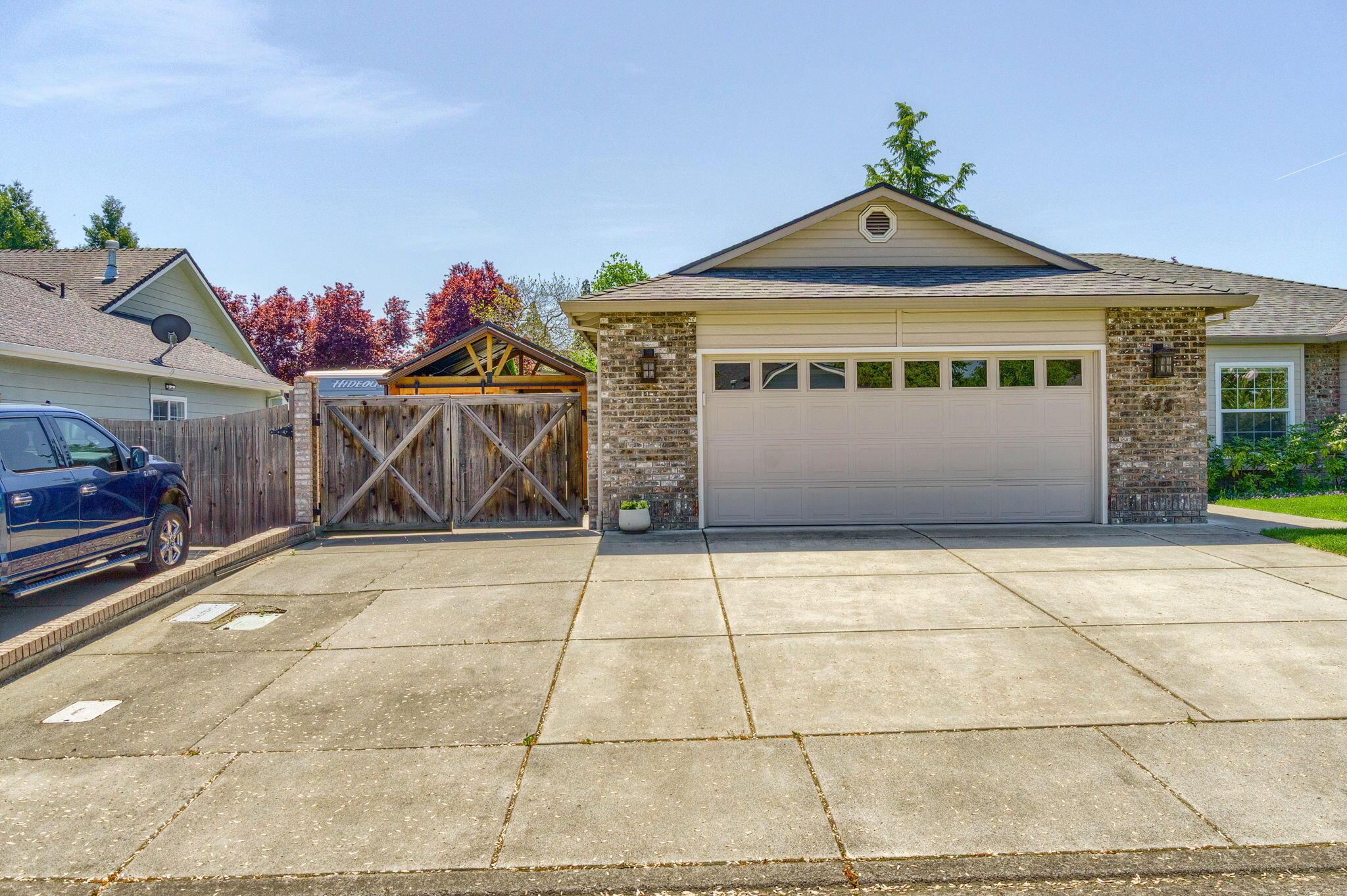 Central Point, Oregon, 97502, United States, 3 Bedrooms Bedrooms, ,2 BathroomsBathrooms,Residential,For Sale,1793291