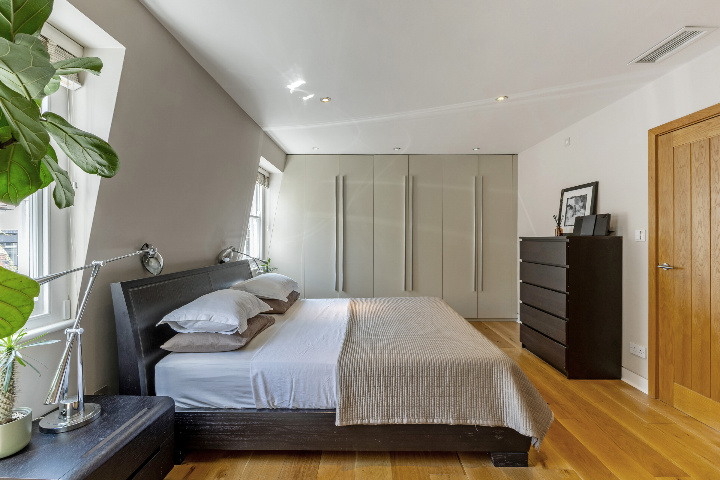  Three-Bedroom Mews House with a Rare Roof Terrace on Pavilion Road - 物件實景