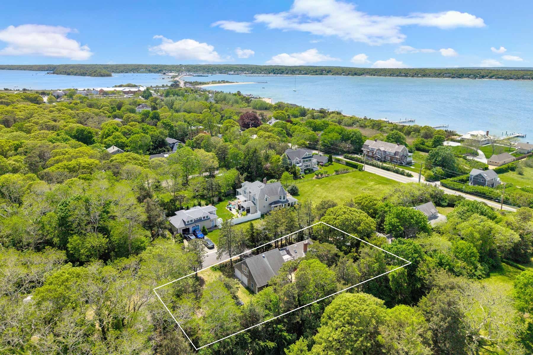  Desirable Oak Bluffs Location - 物件實景