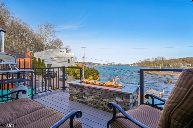 Roxbury Twp., New Jersey, 07850, United States, 4 Bedrooms Bedrooms, ,3 BathroomsBathrooms,Residential,For Sale,2003498