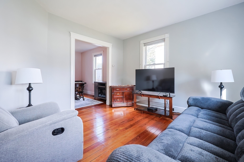 Boston, Massachusetts, 02136, United States, 4 Bedrooms Bedrooms, ,2 BathroomsBathrooms,Residential,For Sale,1944932