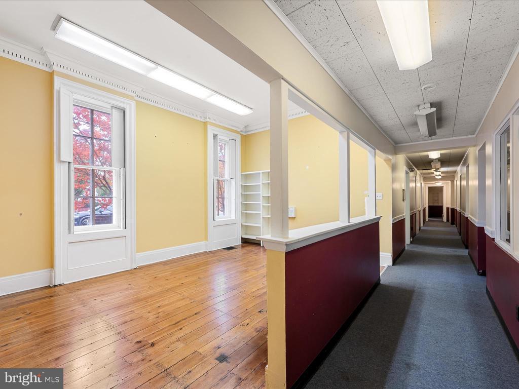 230 W Boscawen Street, Winchester, Virginia, 22601, United States, ,Residential,For Sale,230 W Boscawen Street,1660726