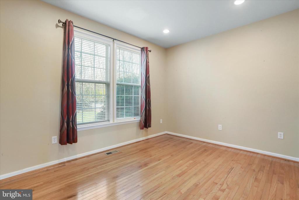 Bunker Hill, West Virginia, 25413, United States, 4 Bedrooms Bedrooms, ,4 BathroomsBathrooms,Residential,For Sale,1991457