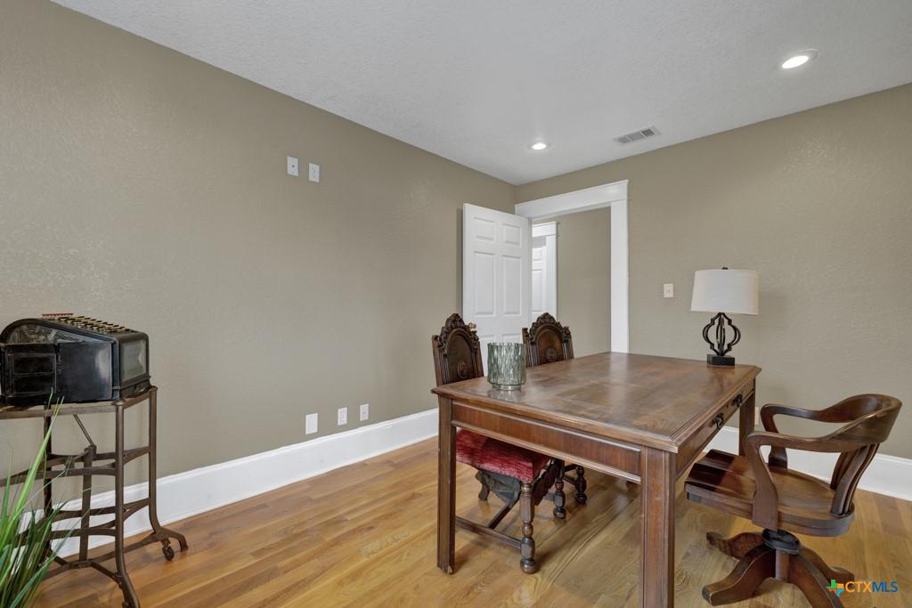 San Marcos, Texas, 78666, United States, 5 Bedrooms Bedrooms, ,1 BathroomBathrooms,Residential,For Sale,1944829