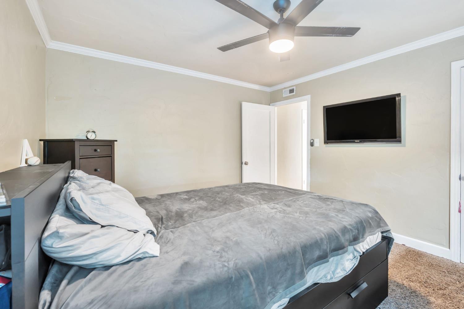 Stockton, California, 95207, United States, 3 Bedrooms Bedrooms, ,2 BathroomsBathrooms,Residential,For Sale,1915984