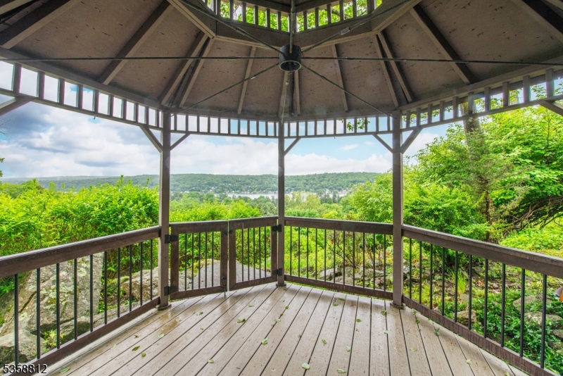 Sparta Twp., New Jersey, 07871, United States, 4 Bedrooms Bedrooms, ,3 BathroomsBathrooms,Residential,For Sale,1901474