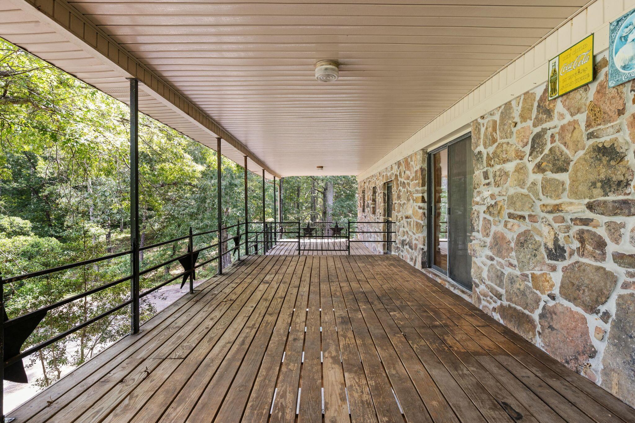 Reagan, Tennessee, 38368, United States, 6 Bedrooms Bedrooms, ,5 BathroomsBathrooms,Residential,For Sale,1927182