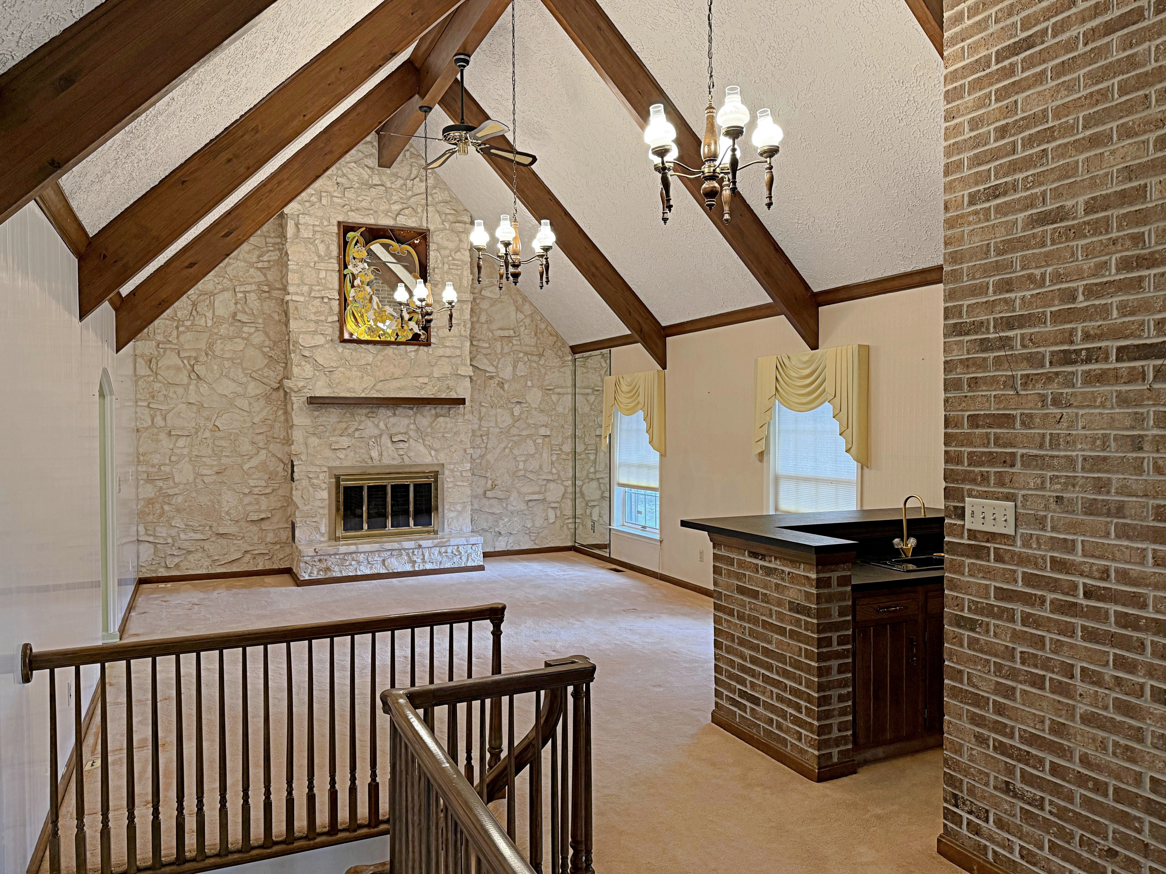 Loogootee, Indiana, 47553, United States, 3 Bedrooms Bedrooms, ,4 BathroomsBathrooms,Residential,For Sale,2002453