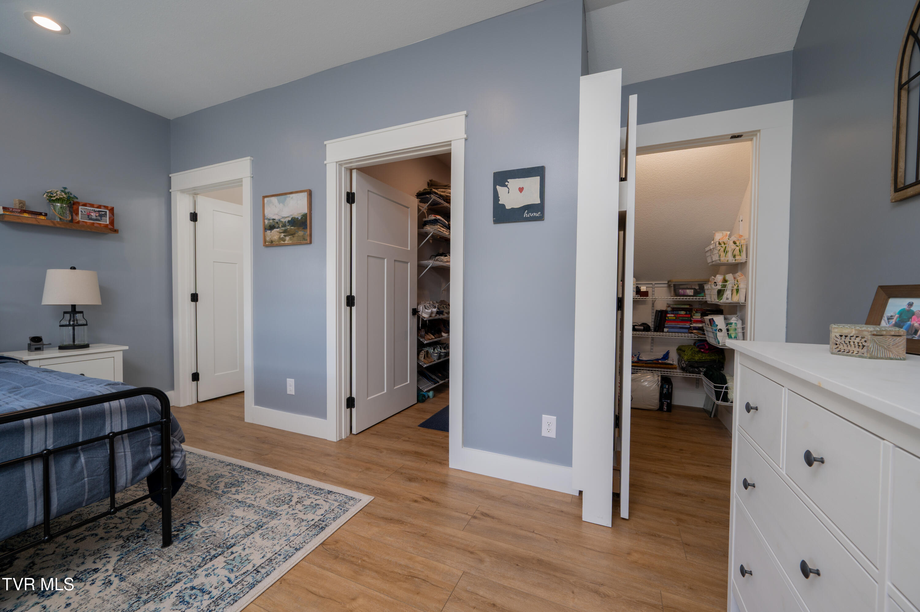 Greeneville, Tennessee, 37745, United States, 4 Bedrooms Bedrooms, ,3 BathroomsBathrooms,Residential,For Sale,2005652