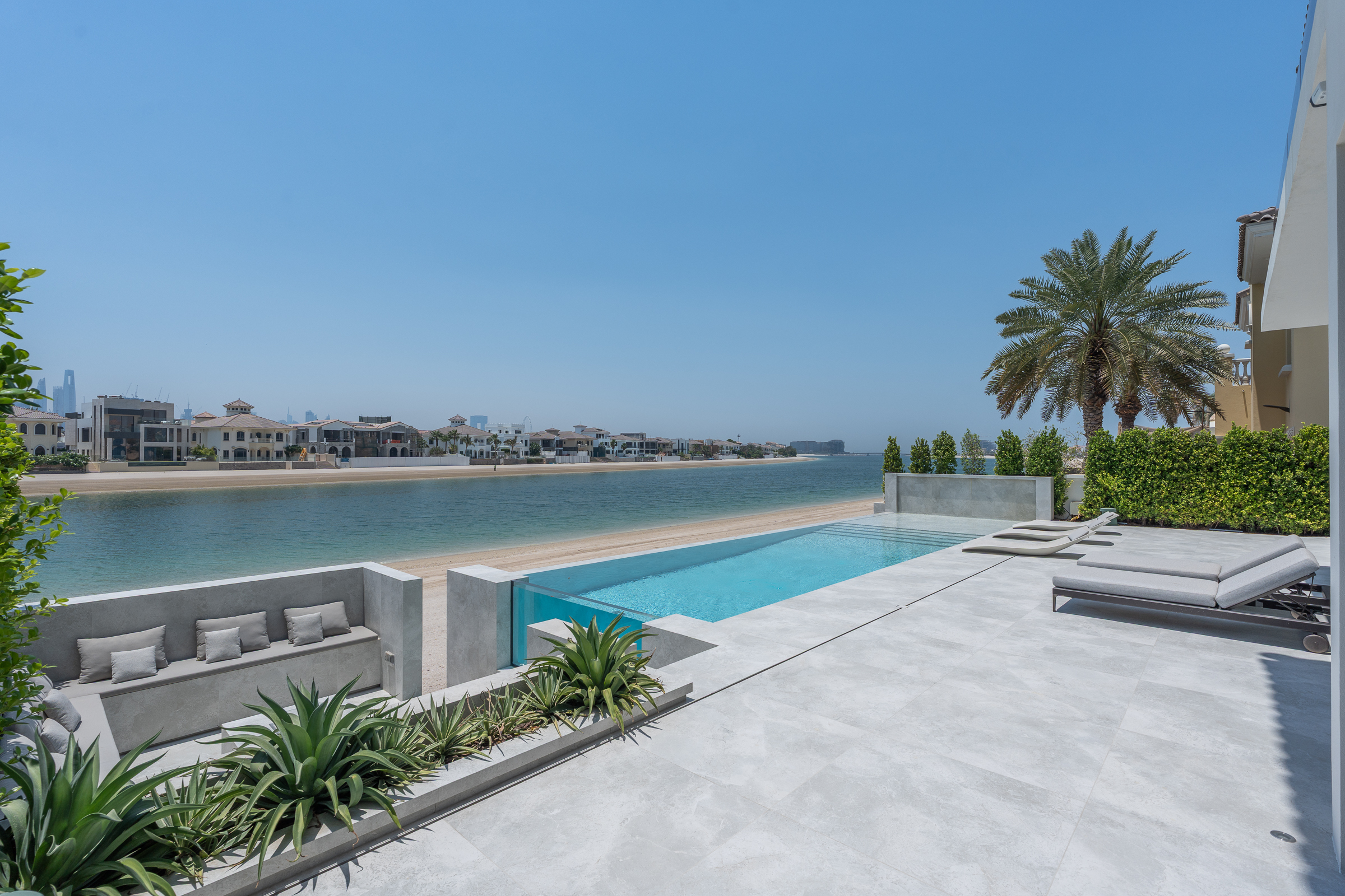  Turnkey Palm Jumeirah Villa With Private Beach - 物件實景