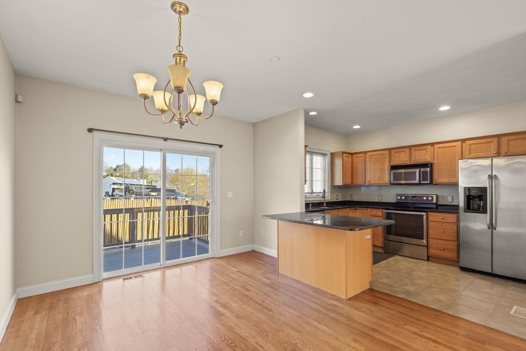 Saugus, Massachusetts, 01906, United States, 2 Bedrooms Bedrooms, ,3 BathroomsBathrooms,Residential,For Sale,2039895