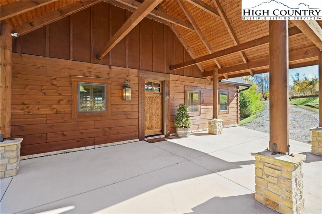 Banner Elk, North Carolina, 28604, United States, 4 Bedrooms Bedrooms, ,5 BathroomsBathrooms,Residential,For Sale,1977191