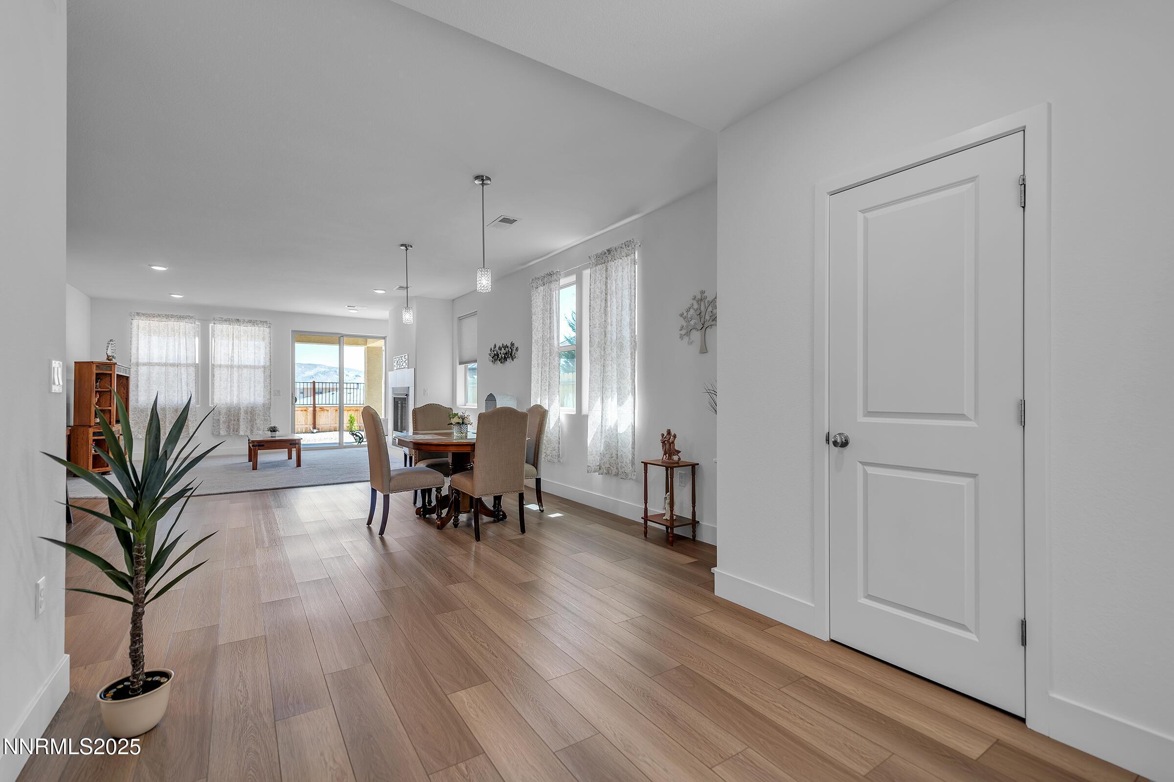 Carson City, Nevada, 89705, United States, ,Residential,For Sale,1892642