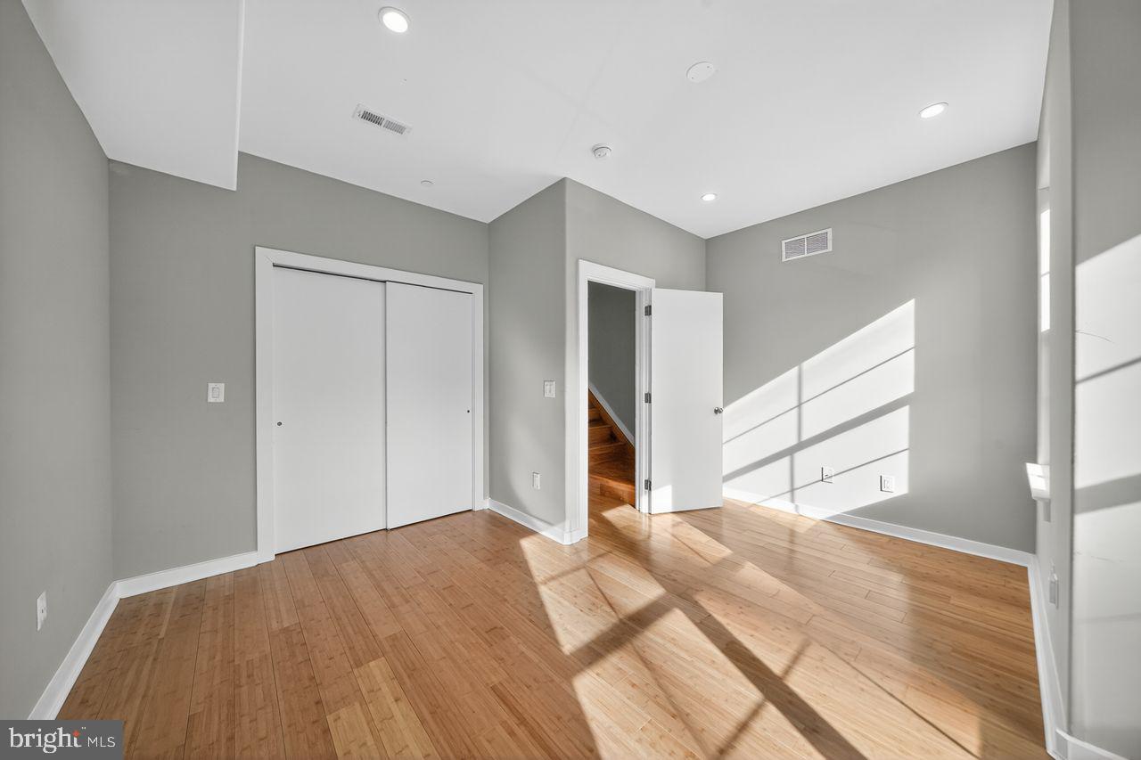 Philadelphia, Pennsylvania, 19146, United States, 4 Bedrooms Bedrooms, ,3 BathroomsBathrooms,Residential,For Sale,1960964