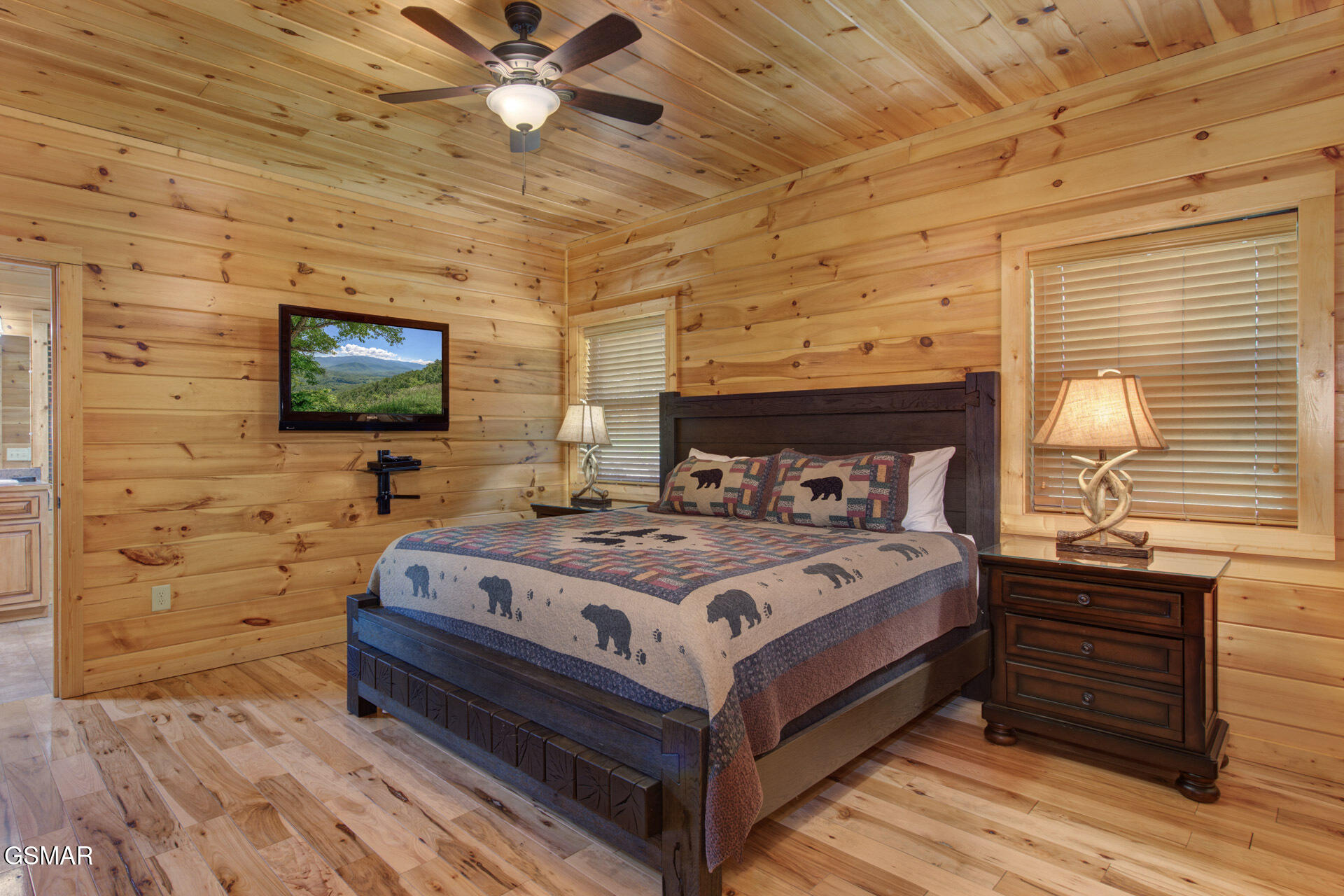 Sevierville, Tennessee, 37862, United States, 3 Bedrooms Bedrooms, ,3 BathroomsBathrooms,Residential,For Sale,1978945