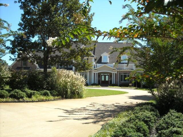 Iuka, Mississippi, 38852, United States, 5 Bedrooms Bedrooms, ,7 BathroomsBathrooms,Residential,For Sale,1792760