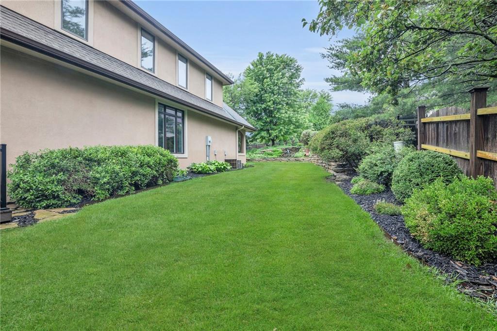 Lawrence, Kansas, 66049, United States, 5 Bedrooms Bedrooms, ,5 BathroomsBathrooms,Residential,For Sale,1848168