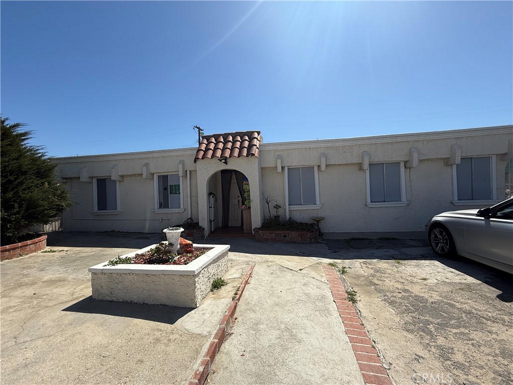 SUN VALLEY, California, 91352, United States, 4 Bedrooms Bedrooms, ,3 BathroomsBathrooms,Residential,For Sale,1837178