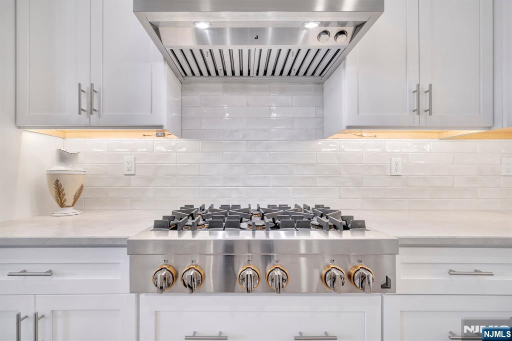 River Vale, New Jersey, 07675, United States, 3 Bedrooms Bedrooms, ,5 BathroomsBathrooms,Residential,For Sale,1906590